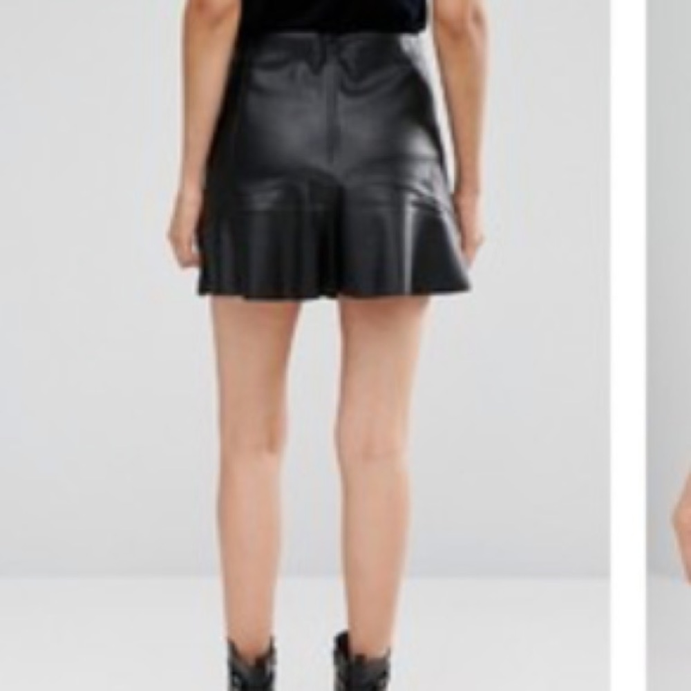 💋Faux Leather Ruffle Hem Mini💋 - Picture 2 of 8